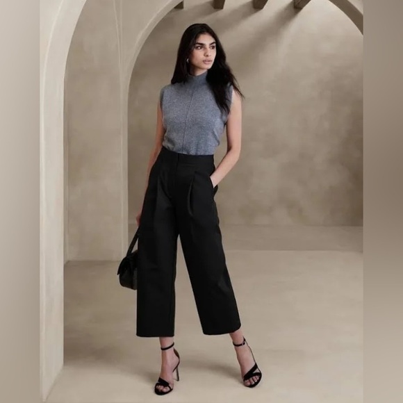 NWT Banana Republic Barrel Chino Pants Pleated Black Size 2